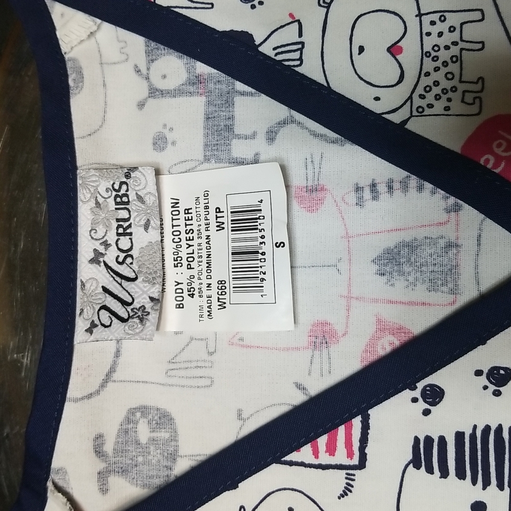 UA scrubs  sz. (S) 2 front pockets